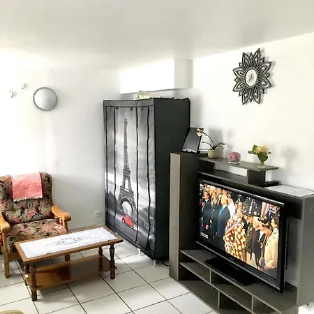 Studio Avec Jardin Amenage Et Wifi A Sur Seine *