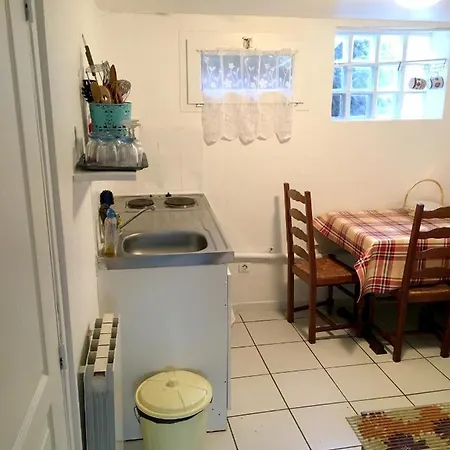 Studio Avec Jardin Amenage Et Wifi A Sur Seine